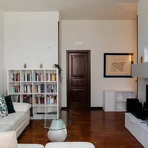Apartment Agatea A Due Passi Dal Duomo By Wonderful Italy, Catania
